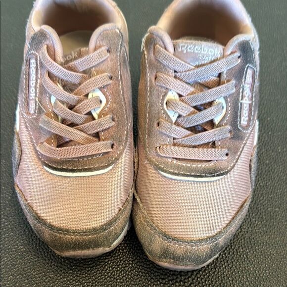 Reebok Pink Sneakers Classic Design Elastic Laces size 9 - Picture 4 of 8